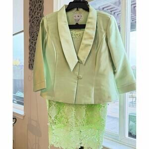 GMI Women’s 2-Piece Skirt & Jacket Set Size 12 – Light Green Lace Shell Overlay